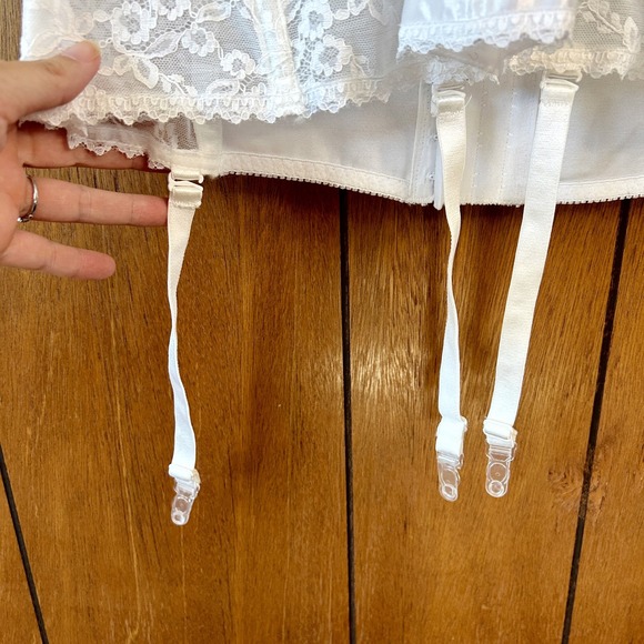 Va‎ Bien White Lace Corset – Size 44C - Picture 3 of 8